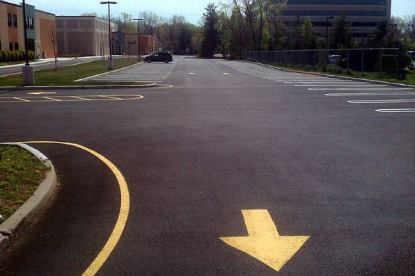 Commercial Paving : Parking Lots : Striping